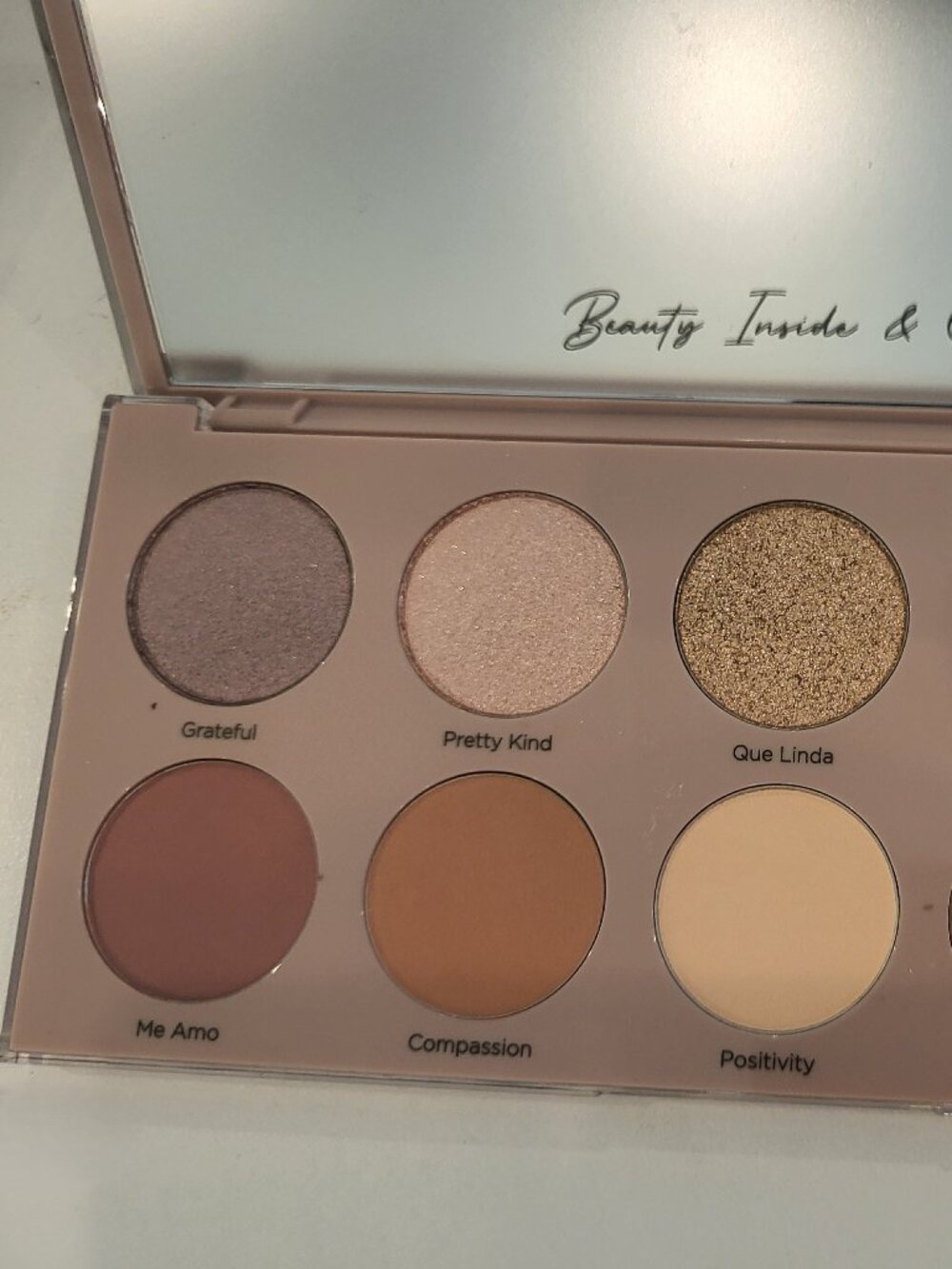 NIB Dominique Cosmetics Essential 10 Shades Eyeshadow Palette